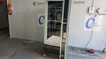 MAQUINA VENDING DE SNACK Y BEBIDAS FRÍAS NECTA SNAKKY MAX FOOD